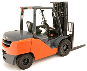 Toyota Strenghthens 8 Series Lift Truck Line With New Large Diesel Pneumatic Trucks Powerful New Engine